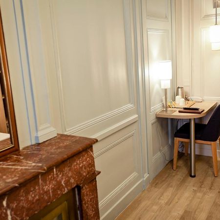 Hotel Du Dauphin Lyon Dış mekan fotoğraf
